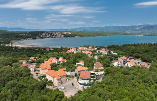 Lulani Soline Pool Apartment - Photo 18