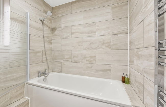 Rochfords Serviced House with 5 Bedrooms - Foto 34