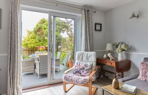 Cinque Ports Snug by Coaste - mins from Sea & Golf Course - Foto 6