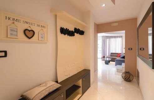 5 Bedroom Beautiful Home In Labin - Photo 45