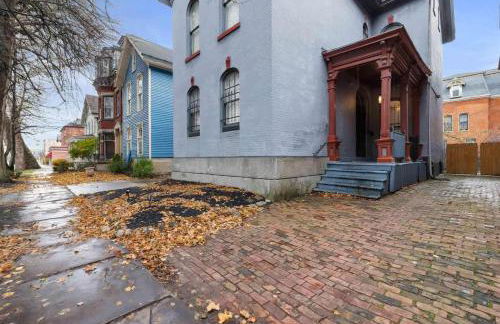 Allentown 5 BR House Free Parking No Chores! - Photo 42