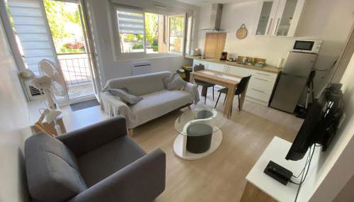 TOUL Appartement Entier avec PARKING Privé au Calme Cosy à Étage avec Balcon - Foto 3