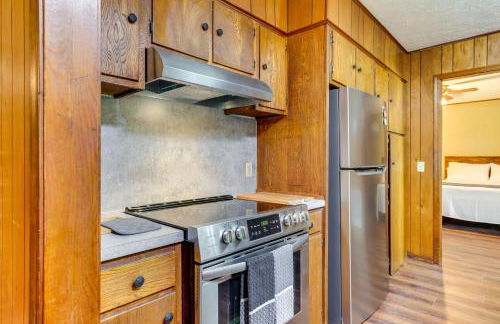 Cozy Oklahoma Retreat with Patio, Fire Pit and Grill! - Foto 7