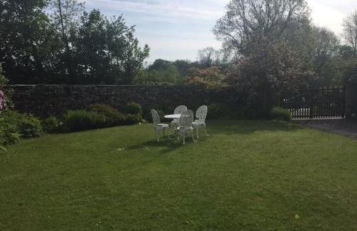 Top Floor at Cantref House - Photo 28