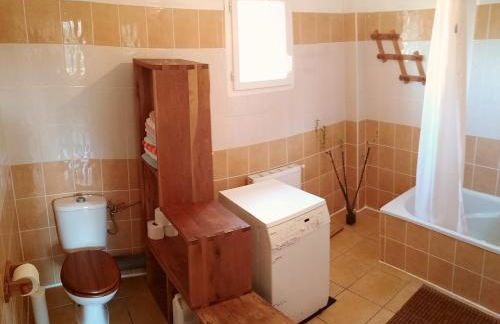 LE SECOND SOUFFLE Maison proche centre ville de Die tout peut se faire à pied gare SNCF marché U express rivière - Foto 14