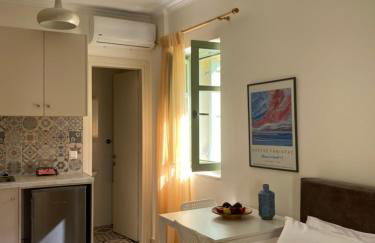 Στούντιο σε ανακαινισμένο αρχοντικό του 19ου αιώνα, κέντρο Μύρινας - Photo 9