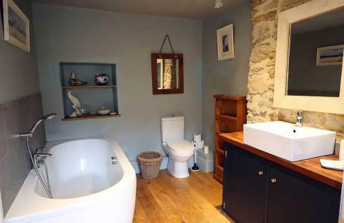 Charming 3 bedroom house with indoor wood burner. - Photo 6