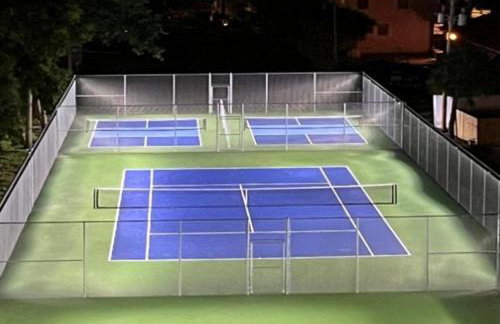 Waterfront Island Oasis! Heated Pool with Stunning View & 2 Full Bath - Foto 26