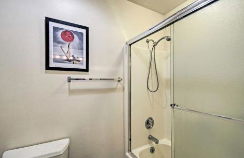 Unique Port Ludlow Home with 3 Decks and Hot Tub! - Foto 28