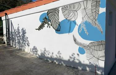 La Antigua Cuadra es un alojamiento de piedra y altos techos de madera con mucho encanto, jardín privado con barbacoa y acceso al río Asón - Foto 5