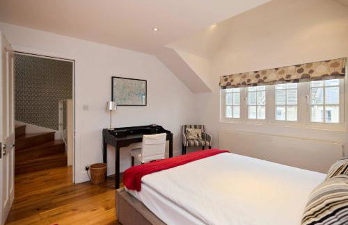 The Clapham Crib - Spacious 4BDR House with Patio - Photo 66
