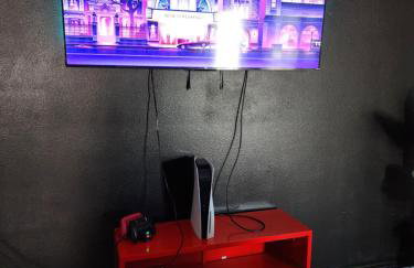 Lounge Area Office Fenced Yard Near It All - Photo 67