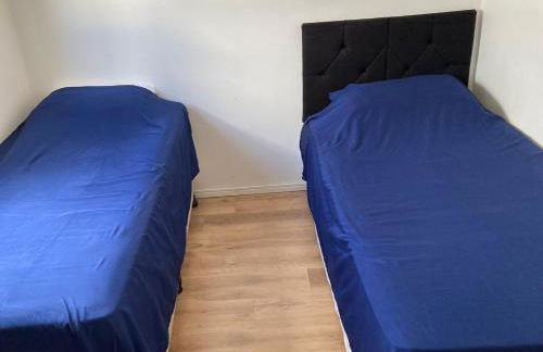 Apto perto do Hotel Premium com garagem, 3 camas, 2 quartos, portaria 24h - Foto 3