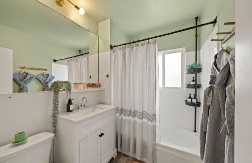 Walk to Beach - Beach Gear - Easy Parking - Foto 62