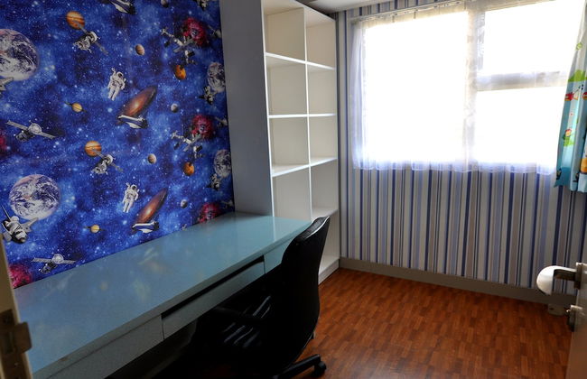 Quiet 3BRs pool and lake view - Photo 3