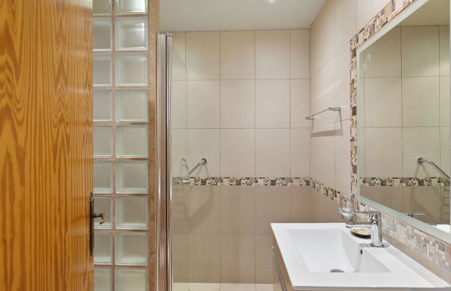 Hill View Restaurant & Apartments - Photo 19