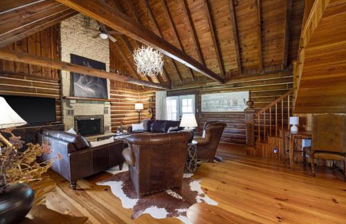 3BR Luxury Log Cabin Near Franklin - Foto 50