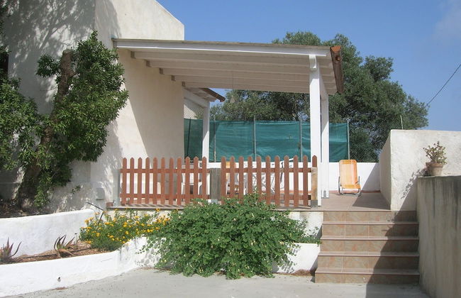 Room in House - Magical Holidays in a Dammuso in Favignana Nestled in a Wonderful Pine Forest - Photo 7