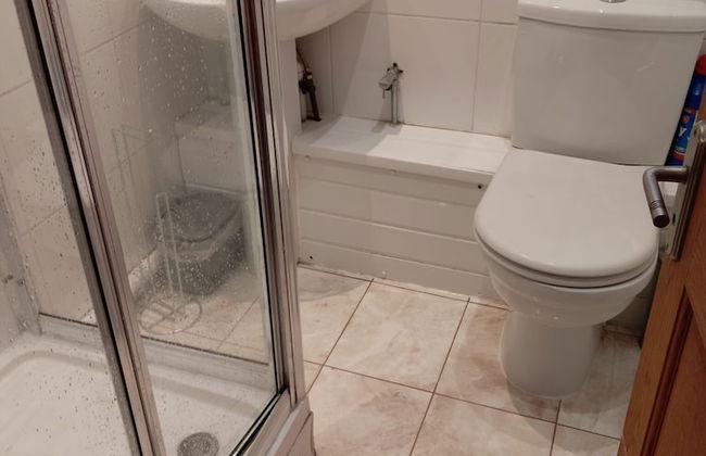 Luton Excellent 1 bed Apartment With Living Room - Photo 14