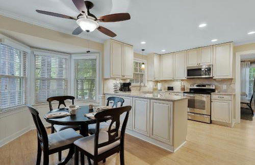 Cozy 4bd Home - NC State & Airport nearby - Foto 28