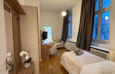 Jomi Stays - Kudamm - Foto 58