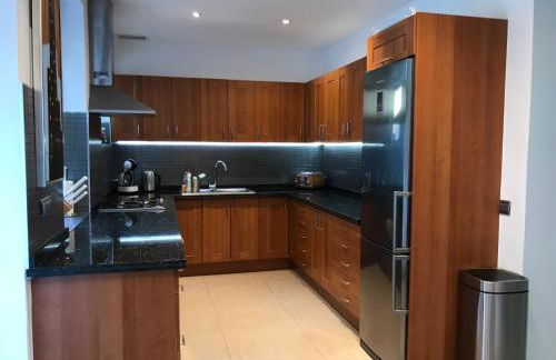 Villa with Heated Pool and Jacuzzi close to Puerto Banus and Beach - Photo 22