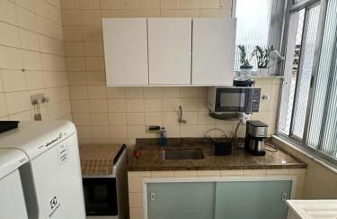 charmoso apartamento na quadra da praia - Foto 18