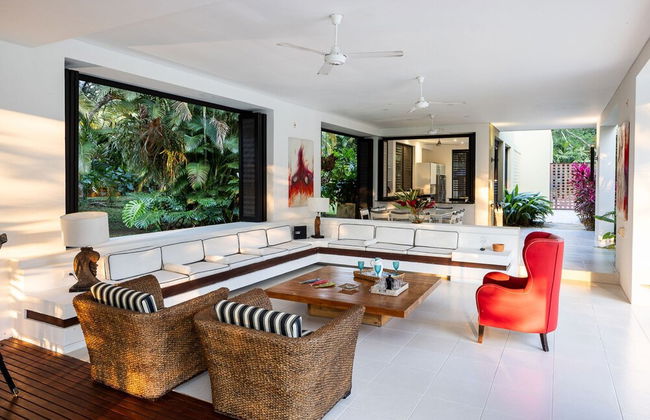 w Splendid 5BR Villa at Mesa de Yeguas - Photo 7