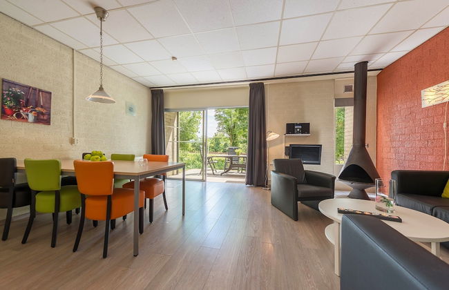 Well-kept Bungalow With Fireplace Near Valkenburg - Photo 8