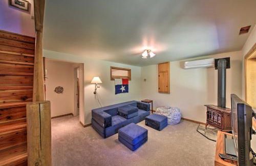 Large Cabin with Fire Pit and Grill on 34 Acres! - Foto 14