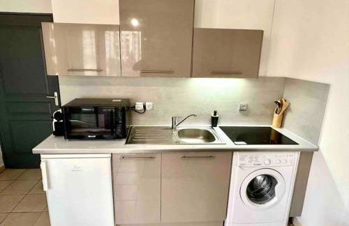 Lumineux T1 : balcon, TV sat&VOD, proche Part-Dieu & Université - Foto 2