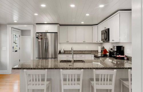 Dog Friendly 2BR Home Walk to Beach+Bearskin Neck - Foto 15