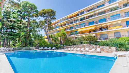 LE BOIS JOLI AP4477 By Riviera Holiday Homes - Foto 2, sunbed