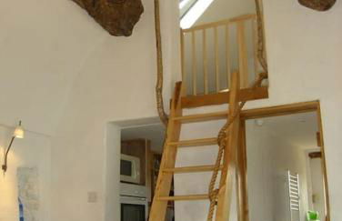 The Cwtsh at Ffynnon Clun: unique. - Photo 16