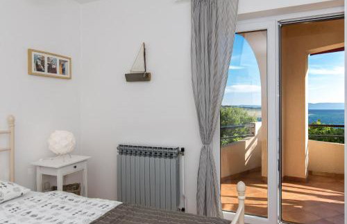 Captain's Apartment with Sea View - Photo 19