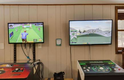 Hot Tub + Sauna + Deck + Firepit + Beach Access + Near Dining Grateful Escape by Avantstay - Foto 46