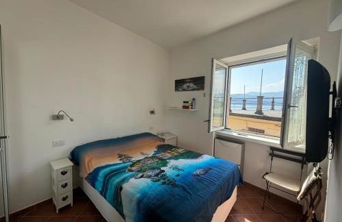 With your feet in the lake - Photo 16