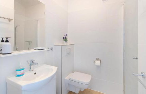 2 Bedroom Amazing Home In Jaroslawiec - Foto 13