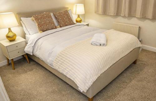 Manchester Stay Hub - 2BR with Free Parking, Near Airport & Attractions - Foto 2