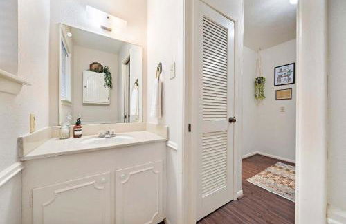 Relax and Play 3BR Retreat w Sunroom - Foto 27