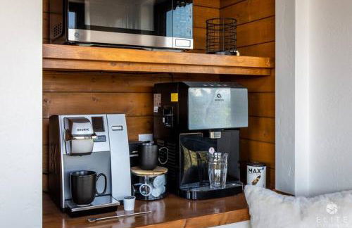 Luxury Living at The Eagles Perch Palmer AK - Foto 22