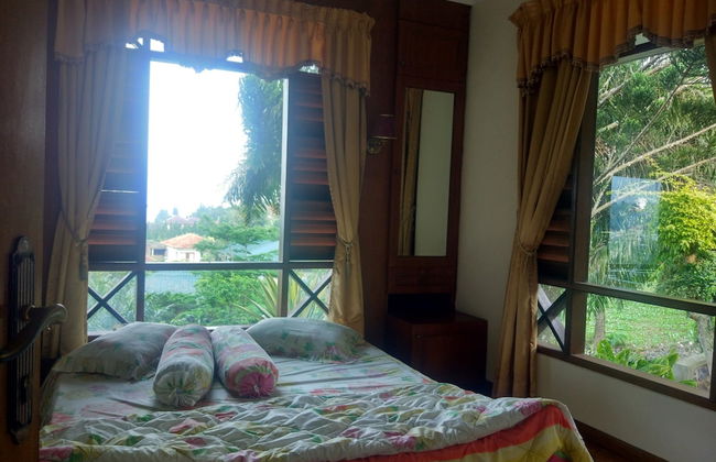 Villa Beverly Hills Puncak for 50 pax - Photo 4