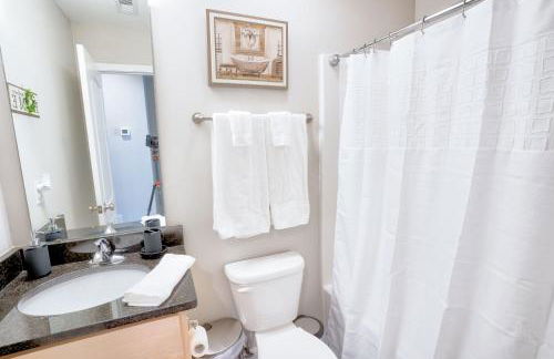 Kannapolis Elegant Townhouse - Pet Friendly - Photo 24