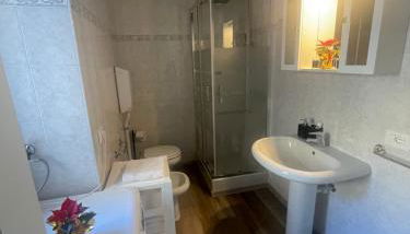 Ca Sunder - Photo 2, Shower