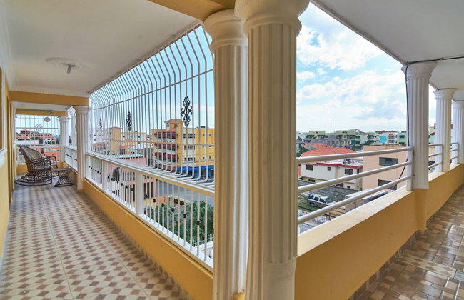 Spacious 2-bedroom Apartment With 2 Bathrooms Near SDQ Airport Fast Wi-fi & - Foto 4