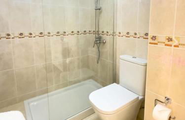 3 BEDROOM OCEAN VIEW PENTHOUSE WITH PRIVATE TERRACE & jACUZZI - Foto 2