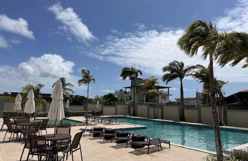 Apartamento na praia, 2 quartos e área de lazer - Foto 1