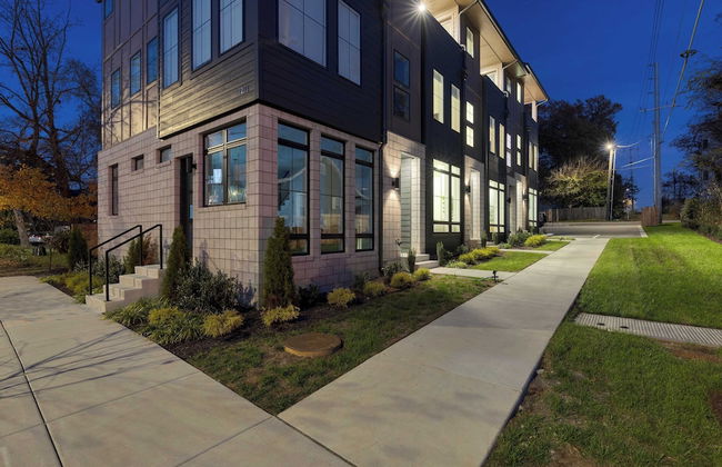 Sleeps 24! 3 Modern 4bdr Townhomes w/ Covered Patios Nashville Group Retreat - Foto 77