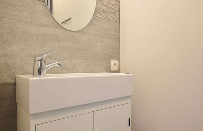 Superb Villa With a Large Garden - Photo 15