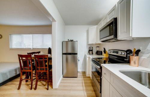 Work and Play! Studio 7 Mi to Dtwn San Bernardino - Foto 14